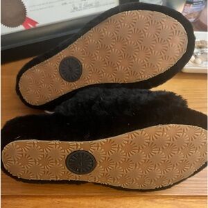 UGG Fluff yeah slide